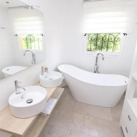 Villa Myrtes - 220m2 Piscine Cuisine Salon Ext Sunset Mandelieu